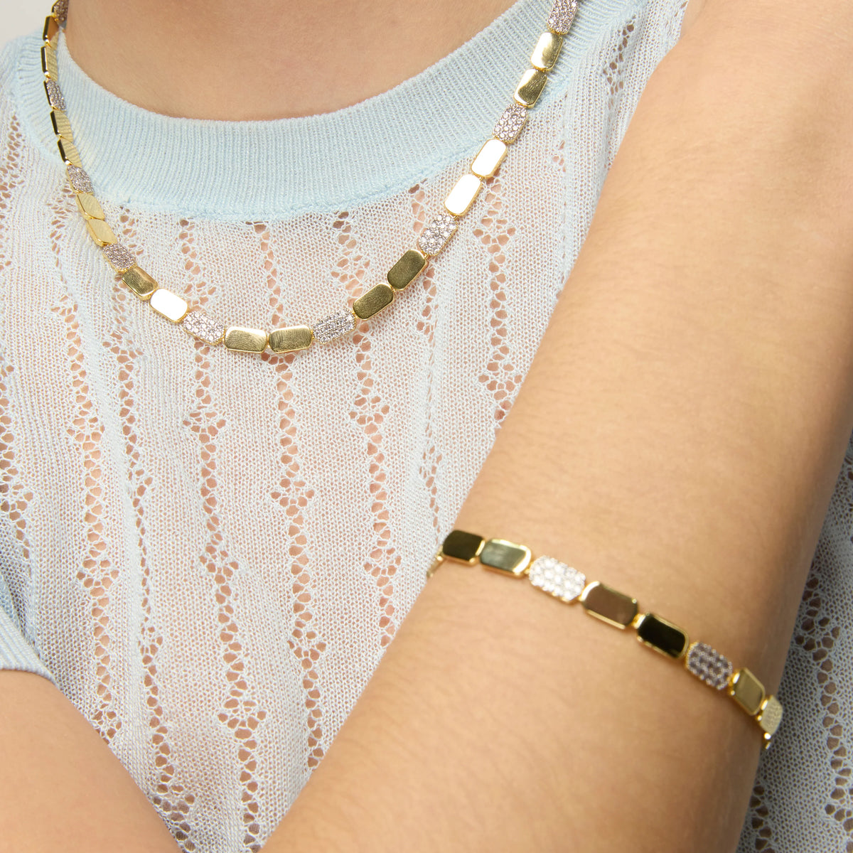 Pulsera de Plata de Ley 925 y Circonita Brillante acabado oro amarillo de 18k - Likgo – vista 2
