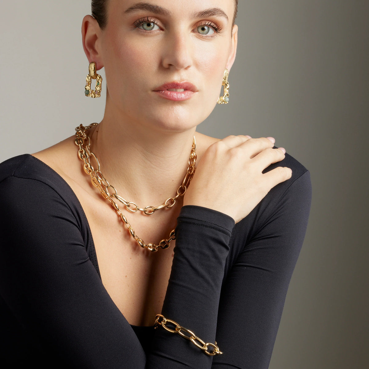Pulsera acabada en oro amarillo 18K - Nelo – vista 4