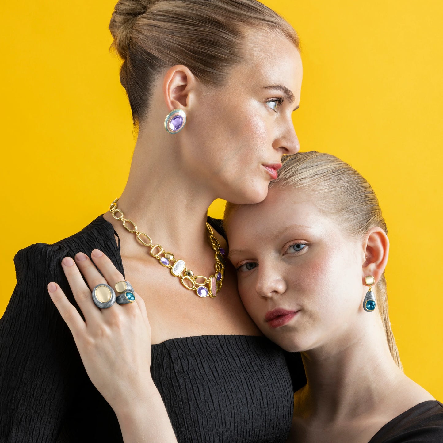 Pendientes con Cristal Morado acabado oro 18k - Nori