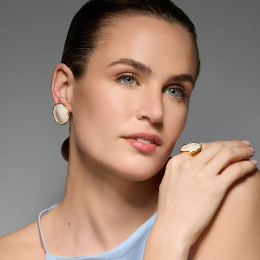 Pendientes acabado oro amarillo de 18k y Lacado Blanco - Huldio