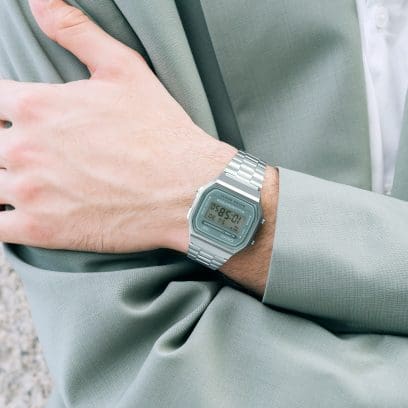 Casio A168WA-3AYES - puesto en la muñeca