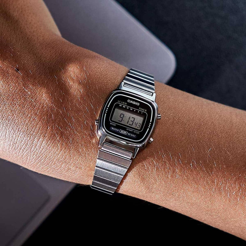 Casio LA670WEA-1EF - puesto en la muñeca