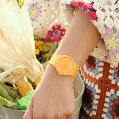 Casio MQ-24B-9BEF - puesto en la muñeca