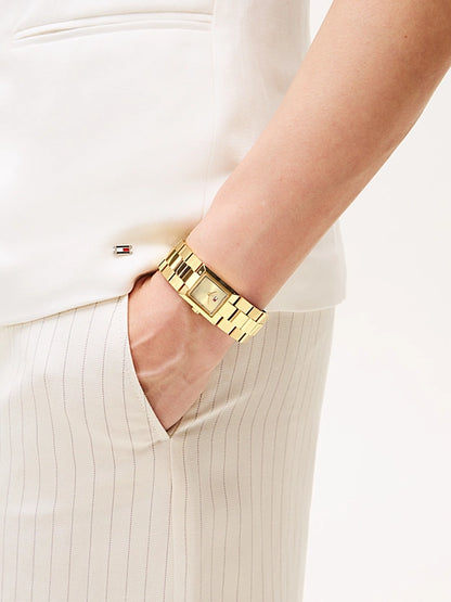 Reloj Tommy Hilfiger frontal – caja cuadrada dorada y esfera elegante