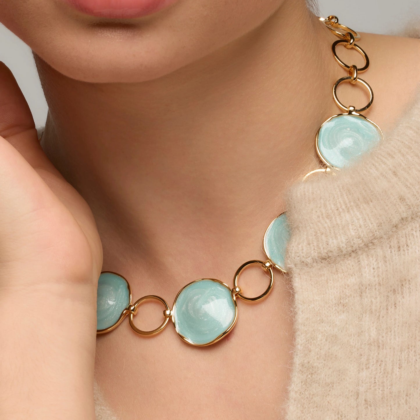 Collar acabado oro amarillo de 18k y Lacado Azul - Huldio