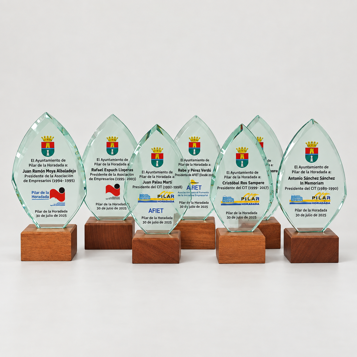 Trofeos realizados para el Ayuntamiento de Pilar de la Horadada en agradecimiento a los presidentes de las asociaciones de Pilar de la Horadada.