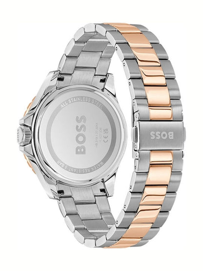 Reloj Hugo Boss con caja de acero inoxidable y brazalete en tonos plateado y rosado.