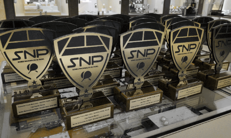 trofeos-padel-personalizados